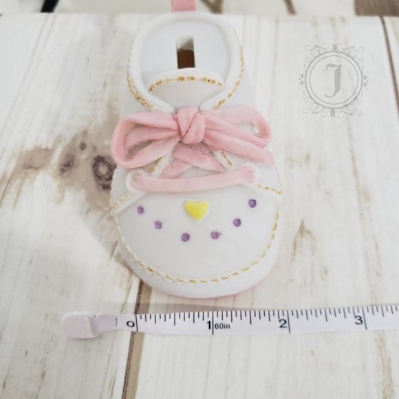 Decorative Baby Shoe Bank - Picture 3 of 6